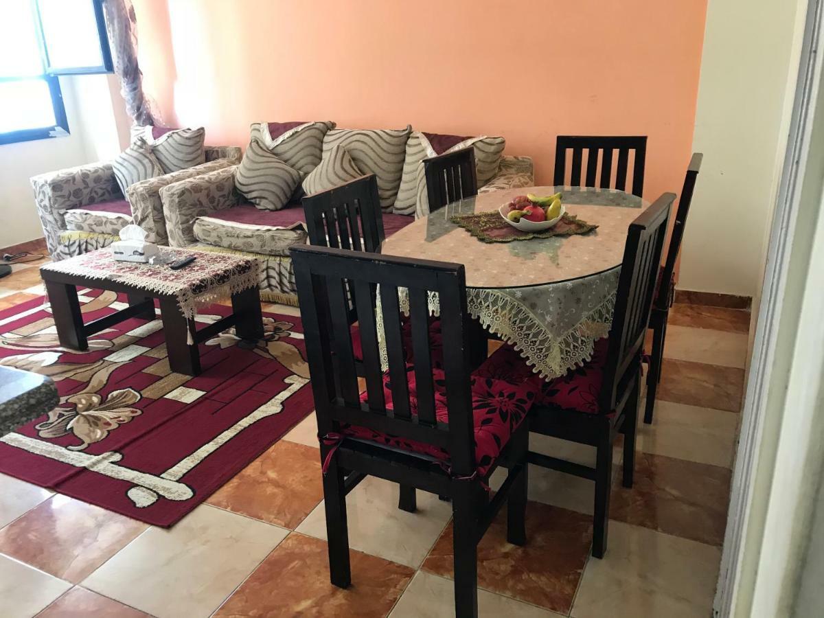 Cozy New 2 Bd Amazing Beach View Next To Hilton Hotel Family Only !العائلات فقط Alexandrie Exteriér fotografie